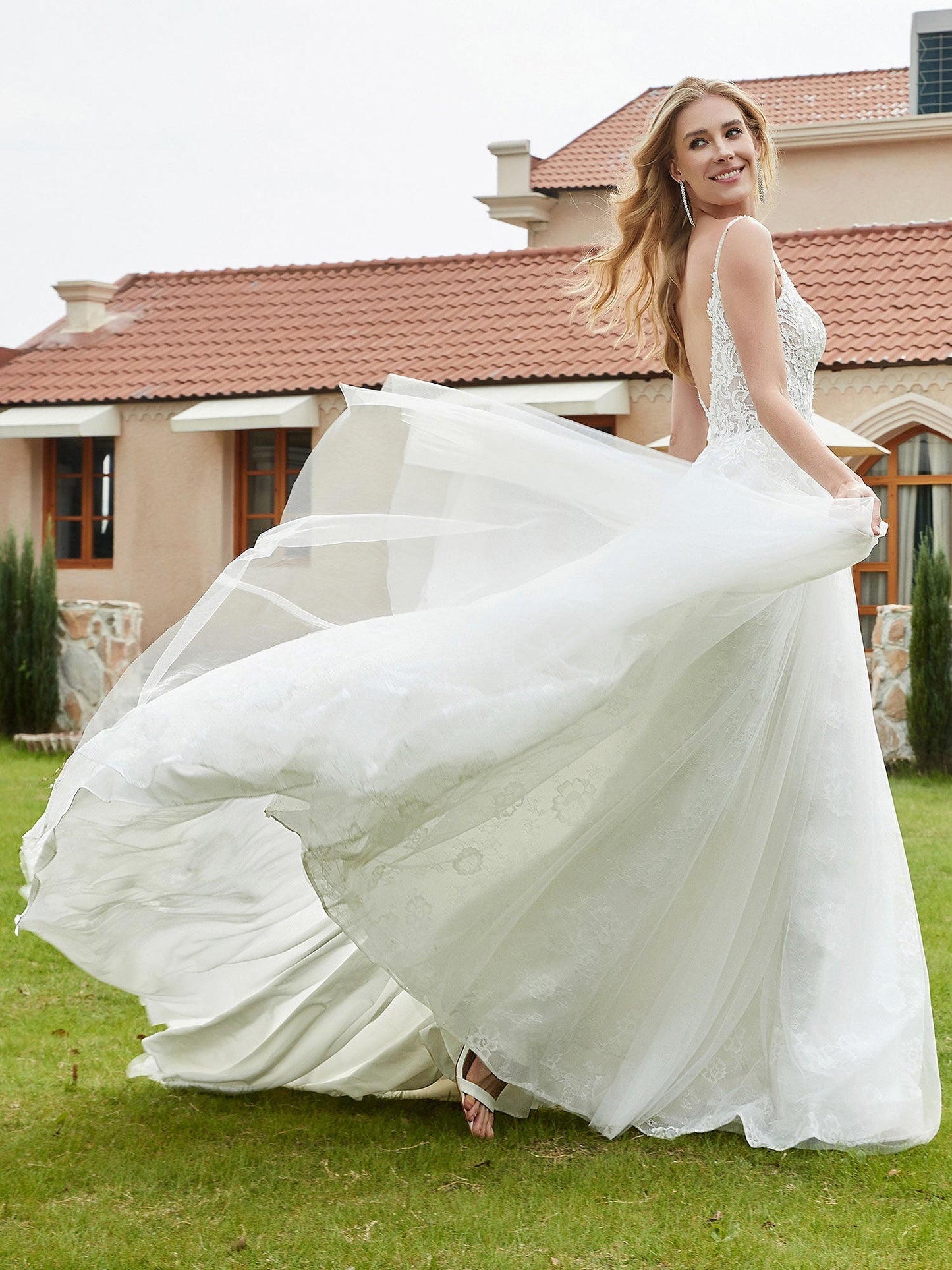 Vestido de Novia de Encaje Marfil con Escote en V Profundo