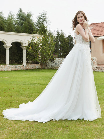 Vestido de Novia con Encaje y Escote Ilusión en Color Marfil