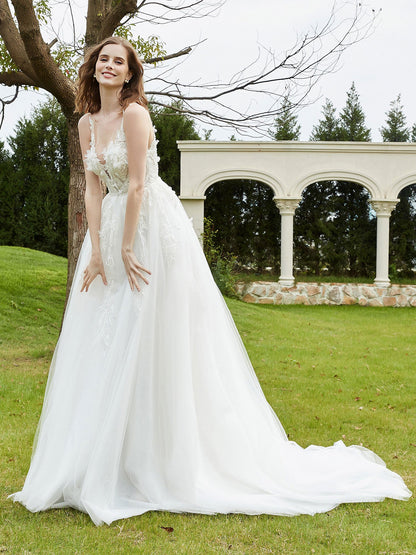 Vestido de Novia con Encaje y Escote Ilusión en Color Marfil