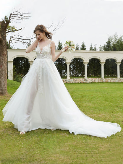 Vestido de Novia con Encaje y Escote Ilusión en Color Marfil