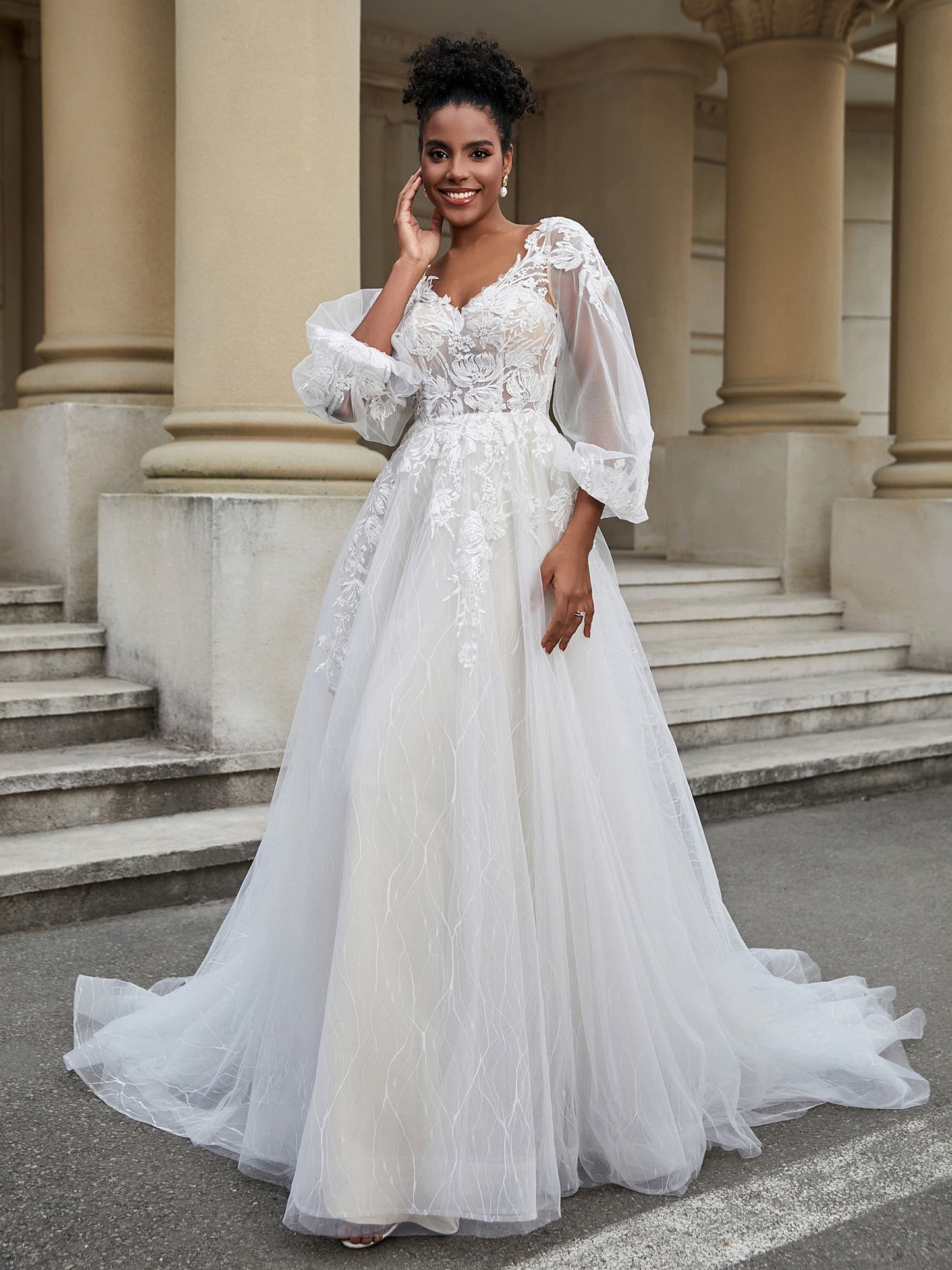 Vestido de Novia de Tul con Espalda Descubierta y Mangas Largas, Estilo de Imagen