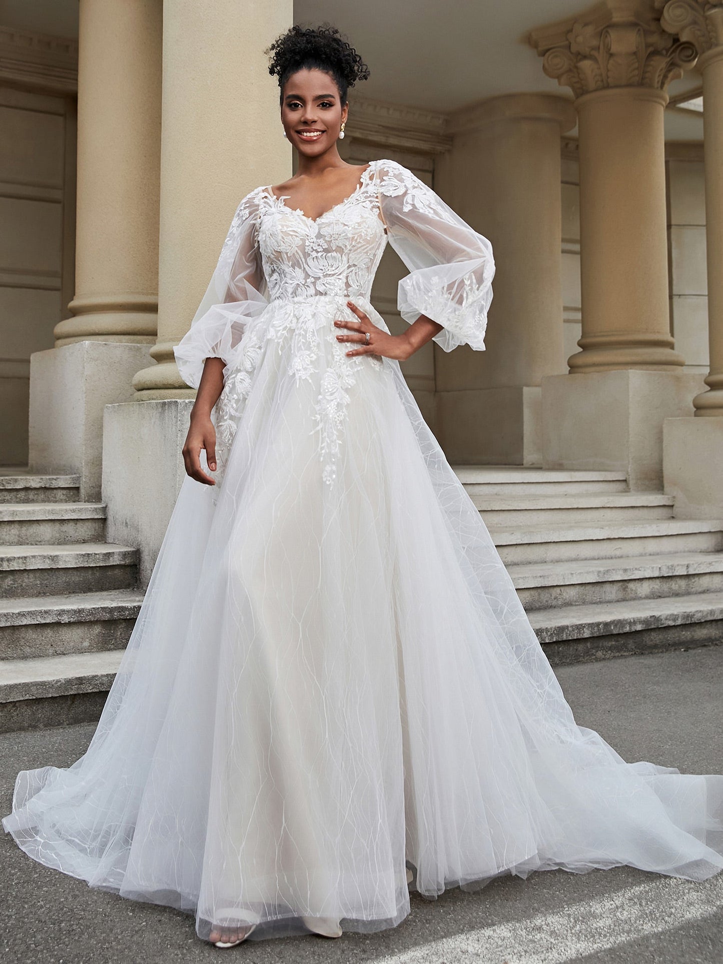 Vestido de Novia de Tul con Espalda Descubierta y Mangas Largas, Estilo de Imagen