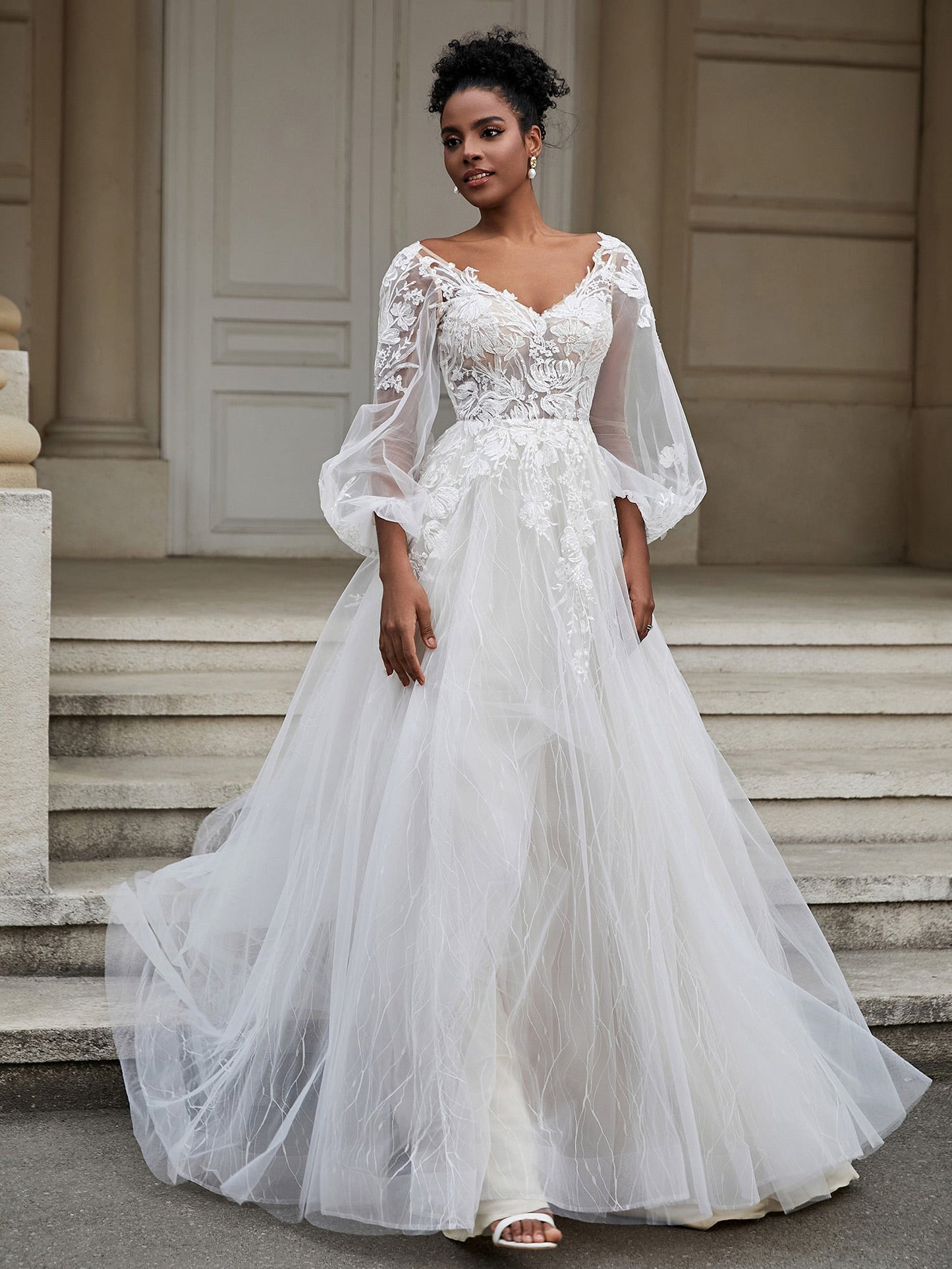 Vestido de Novia de Tul con Espalda Descubierta y Mangas Largas, Estilo de Imagen