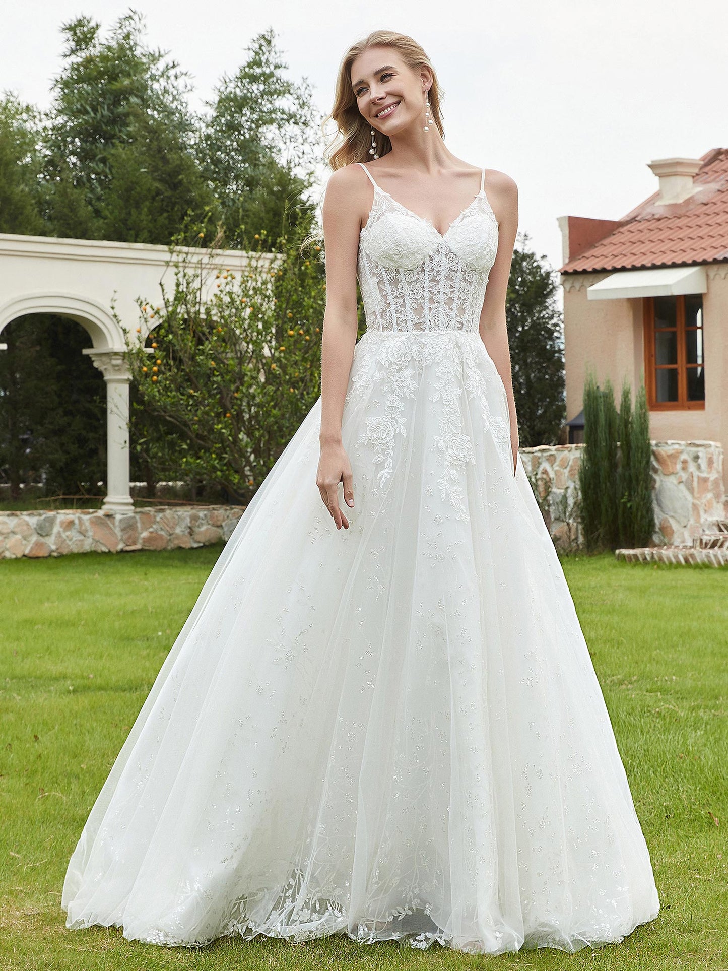Vestido de Novia A-line con Escote en V y Cola Barrida en Color Marfil