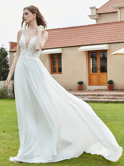 Vestido de Novia de Encaje Muselina con Escote en V y Cola de Capilla en Color Marfil