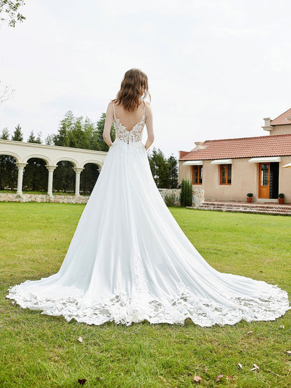 Vestido de Novia de Encaje Muselina con Escote en V y Cola de Capilla en Color Marfil