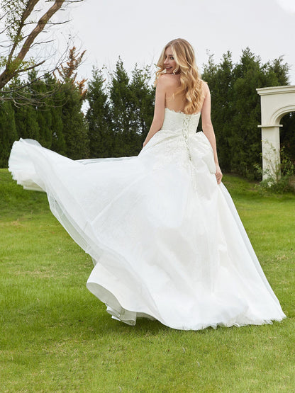 Vestido de Novia de Tul Marfil con Escote en Forma de Corazón y Cola Barrida