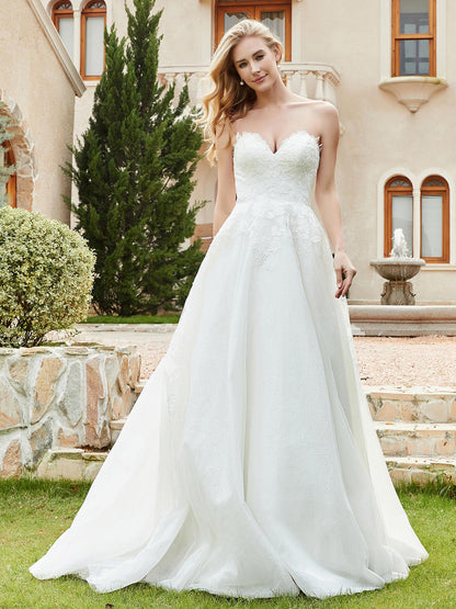 Vestido de Novia de Tul Marfil con Escote en Forma de Corazón y Cola Barrida