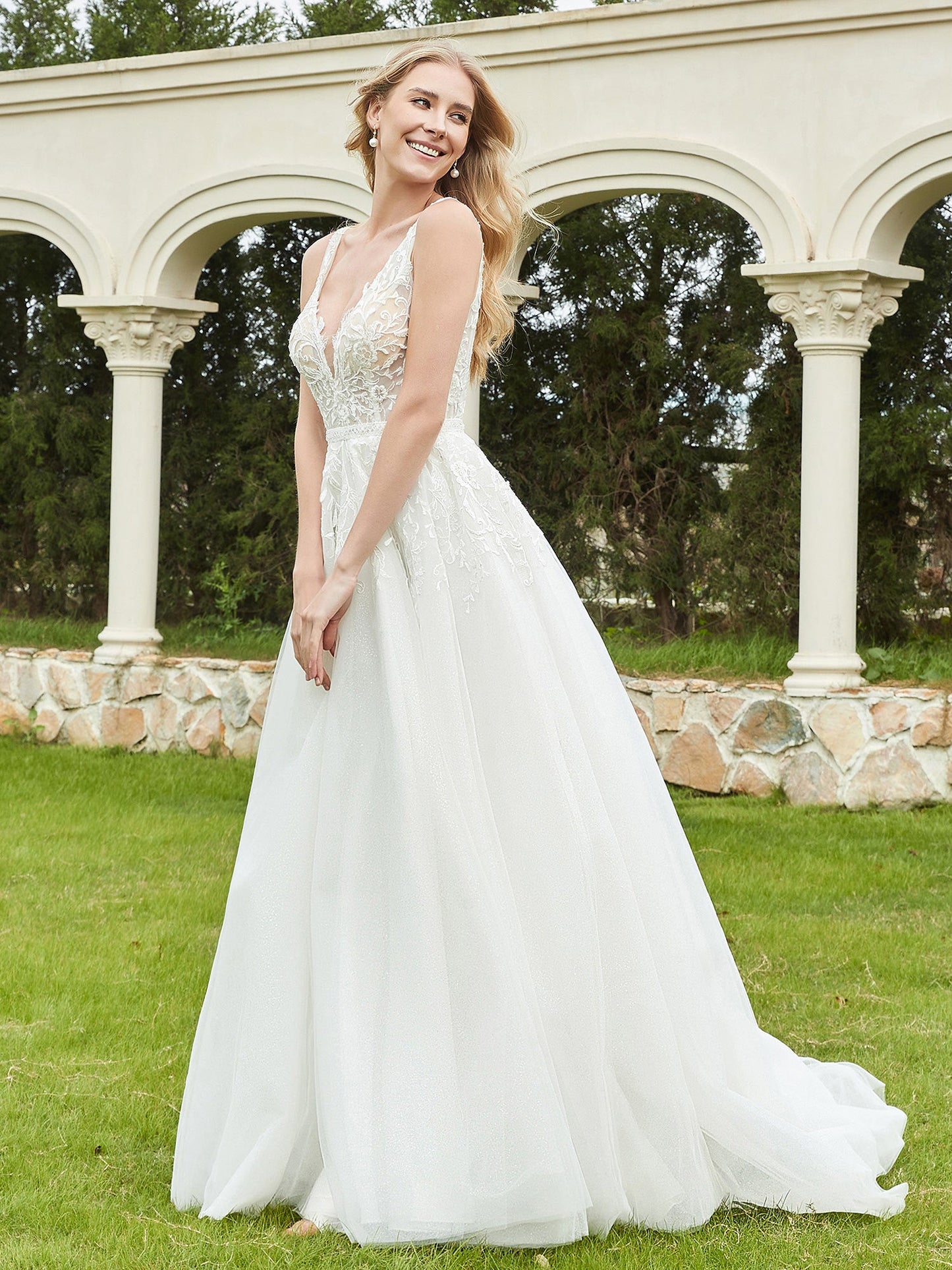 Robe de Mariée A-ligne avec Appliqués et Traîne Balayage en Ivoire