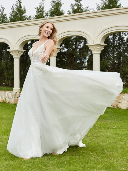 Robe de Mariée A-ligne avec Appliqués et Traîne Balayage en Ivoire