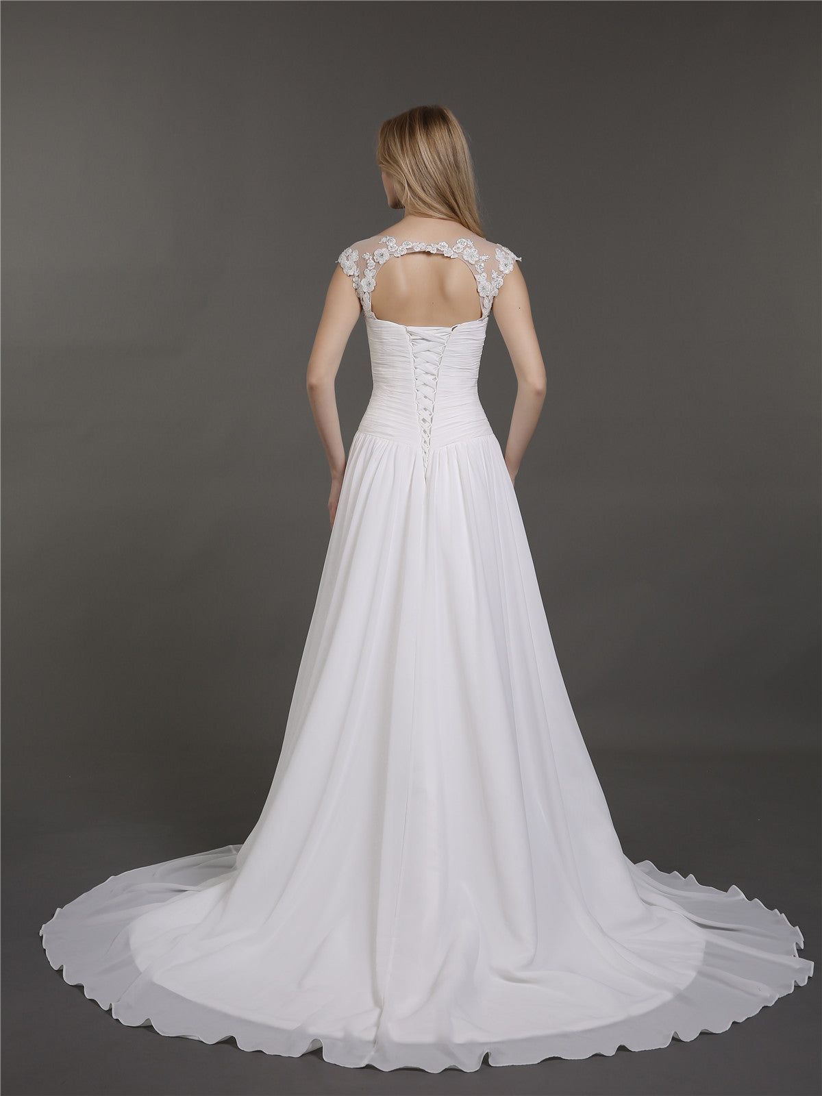 Vestido de Novia Marfil con Encaje Aplicado en Muselina