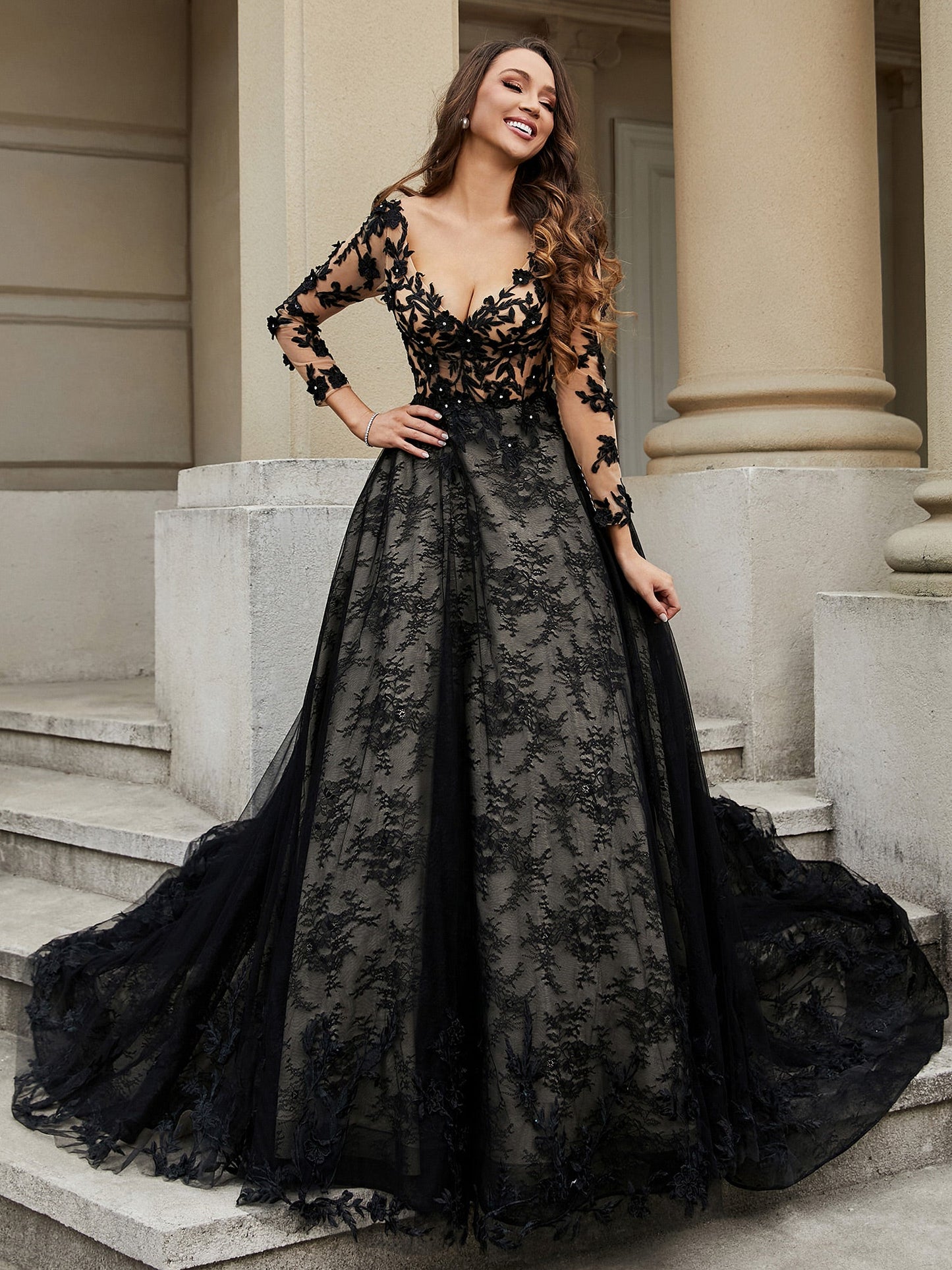 Vestido de Baile con Detalles de Flores y Escote en V, Estilo Imagen
