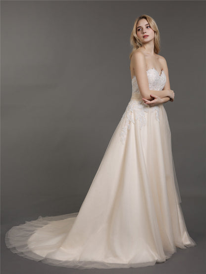 Vestido de Novia Strapless con Escote Corazón y Cinturón Champagne
