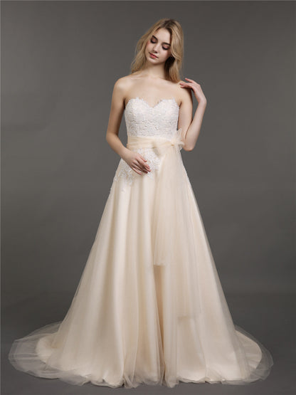 Vestido de Novia Strapless con Escote Corazón y Cinturón Champagne