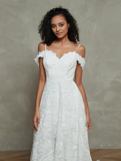 Vestido de Novia Bohemio de Encaje con Cola de Capilla en Color Marfil