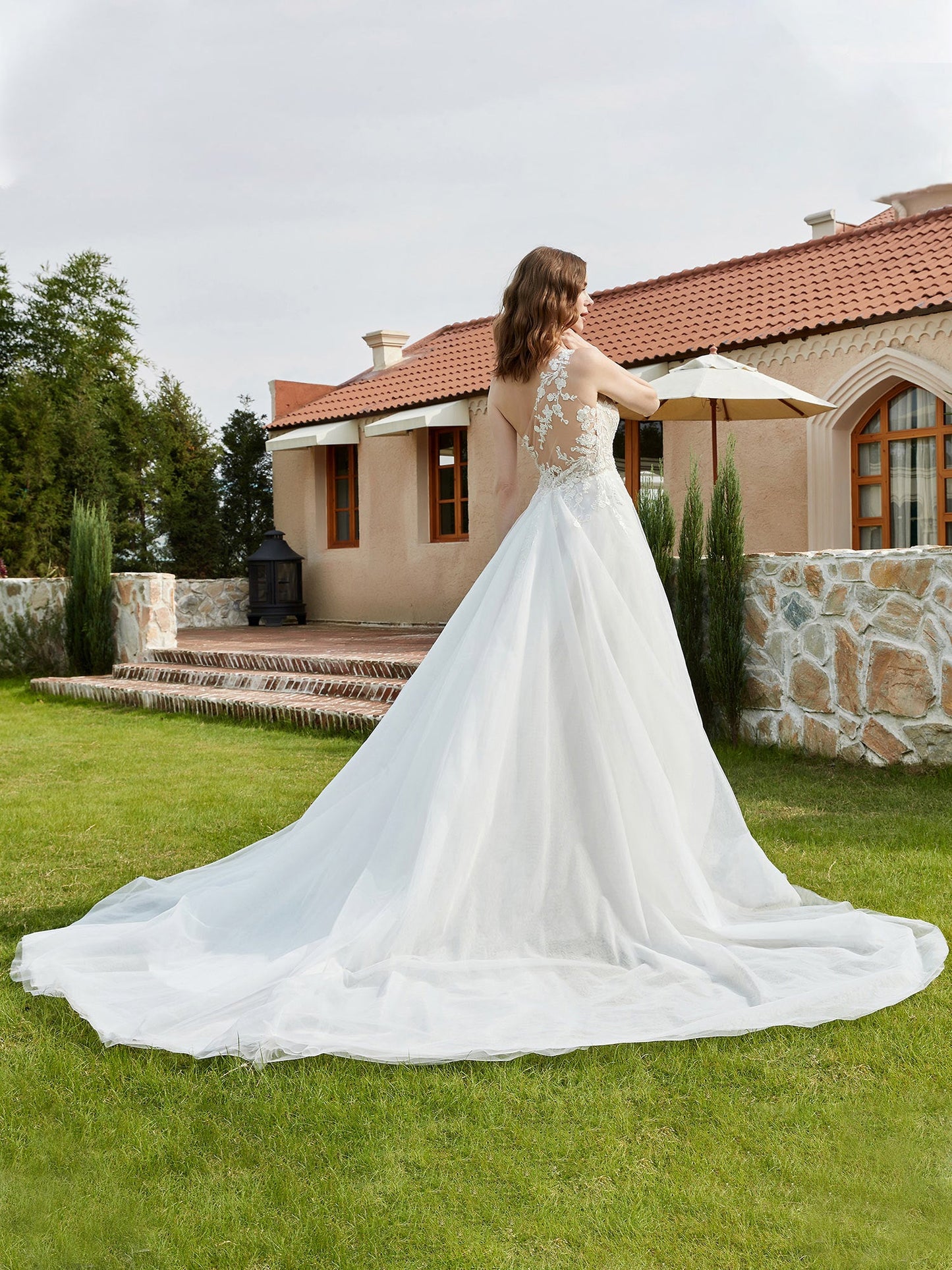 Robe de Mariée en Dentelle Ivoire avec Appliqué à Une Épaule