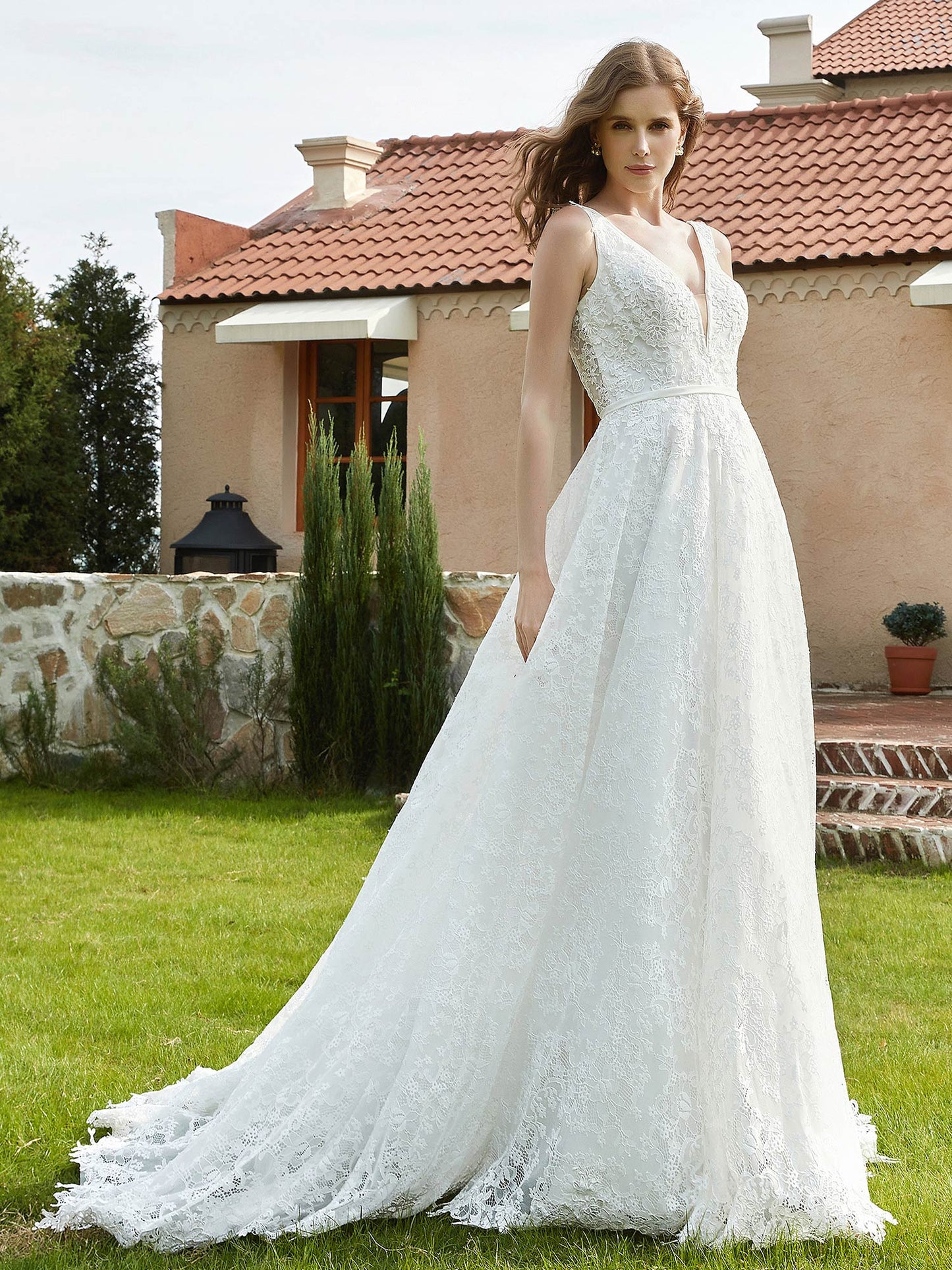 Vestido de Novia Sin Mangas de Encaje Plisado en Color Marfil