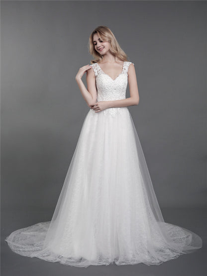 Vestido de Novia Marfil con Tirantes de Encaje y Cola Larga