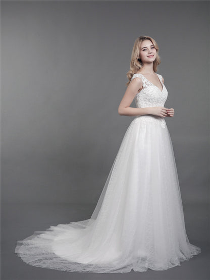 Vestido de Novia Marfil con Tirantes de Encaje y Cola Larga