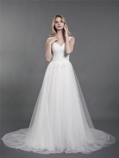 Vestido de Novia Marfil con Tirantes de Encaje y Cola Larga