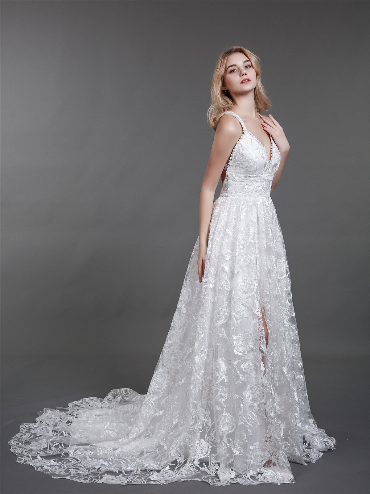Vestido de Novia de Encaje Marfil con Abertura