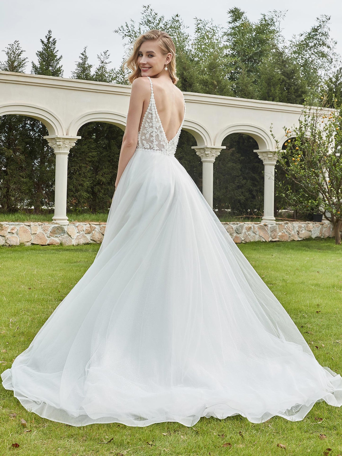 Vestido de Novia de Tul y Encaje con Escote en V Color Marfil