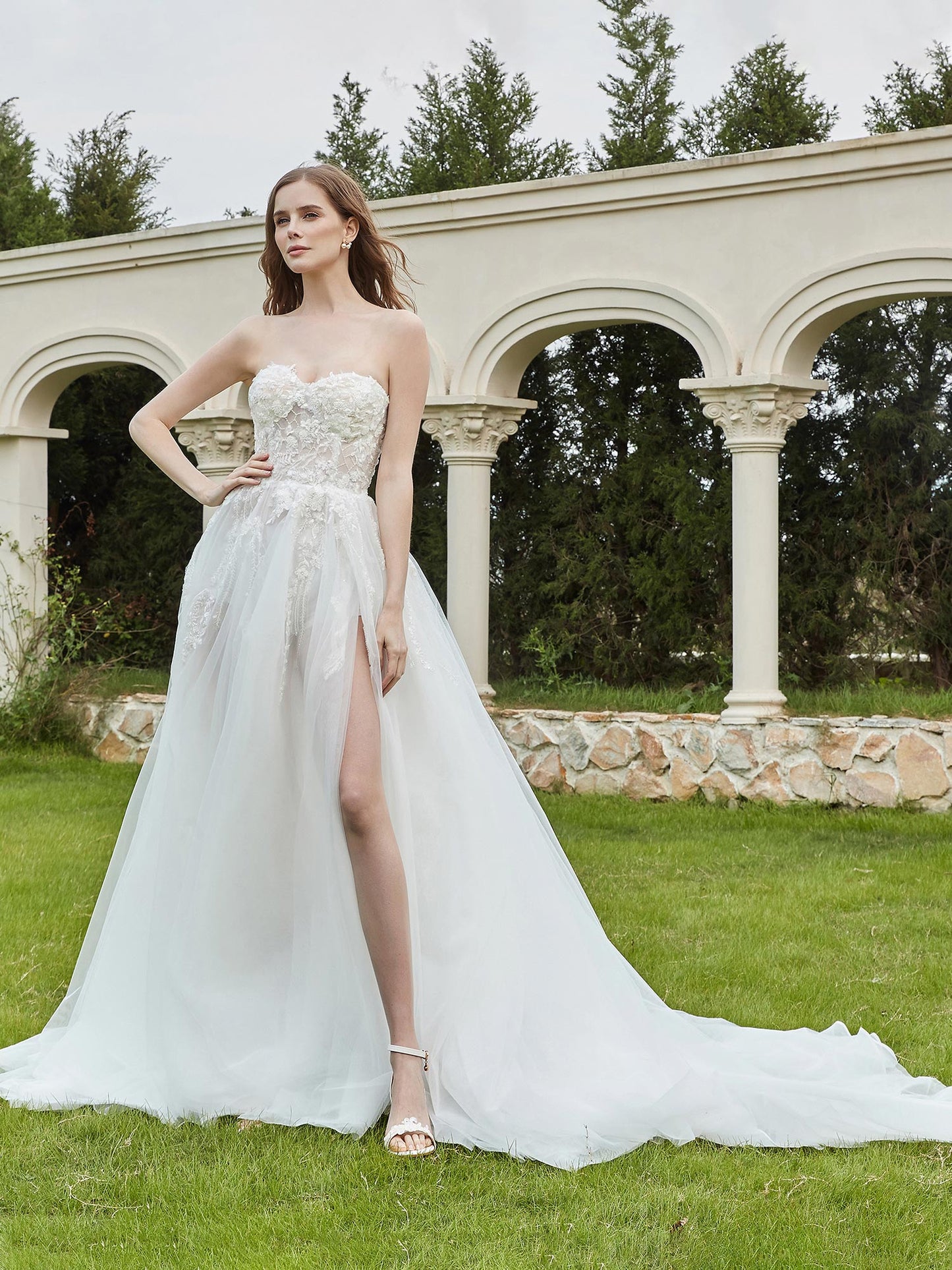 Vestido de Novia Sin Tirantes con Encaje Perlado en Color Marfil