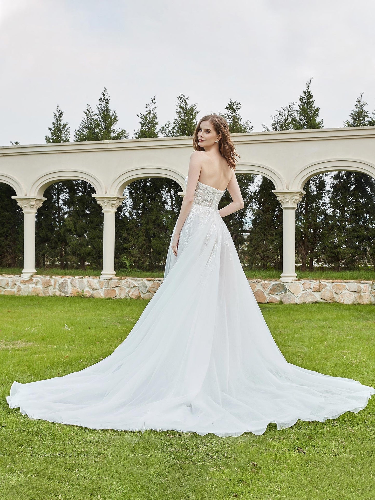 Vestido de Novia Sin Tirantes con Encaje Perlado en Color Marfil