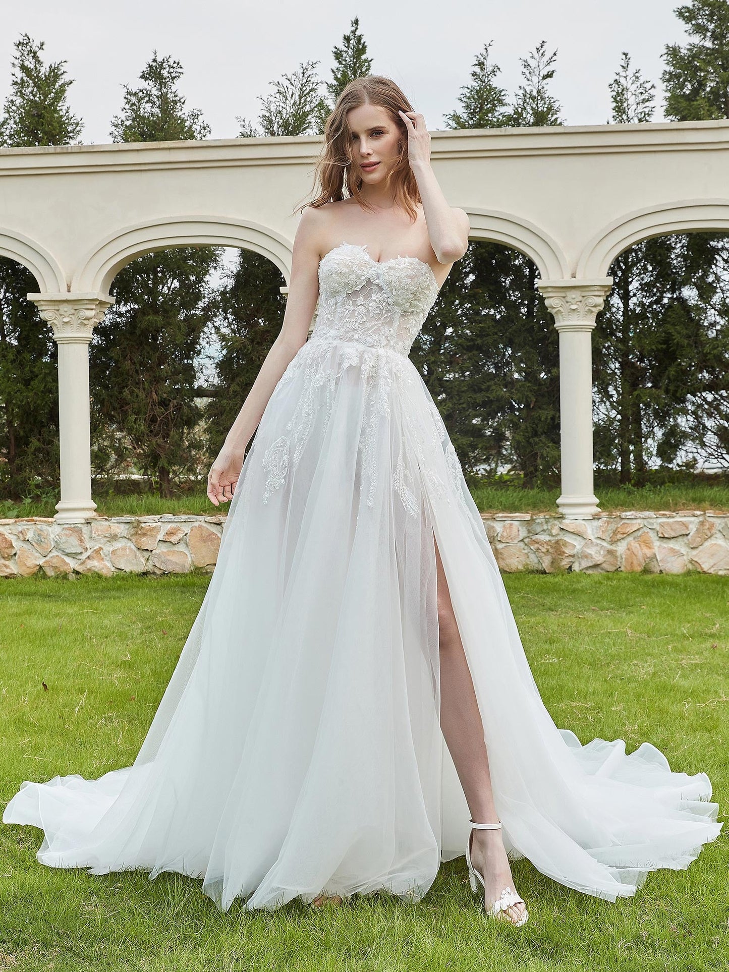 Vestido de Novia Sin Tirantes con Encaje Perlado en Color Marfil
