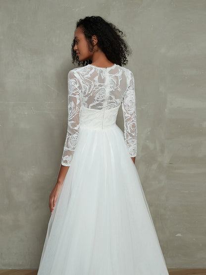 Vestido de Novia con Cuello Ilusionista, Corsé de Encaje y Falda de Tul Marfil