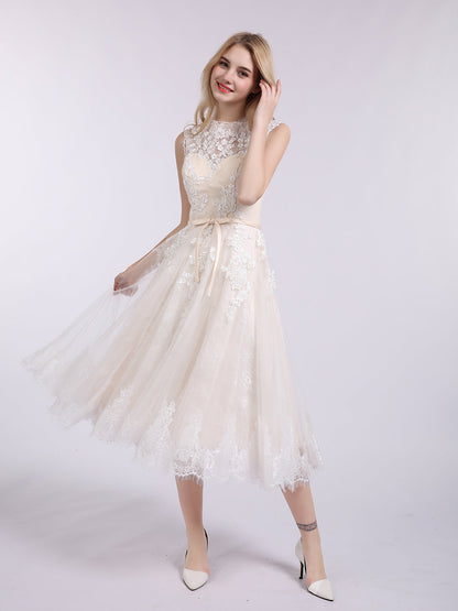 Vestido de Novia Corto con Encaje y Lazo en Champagne