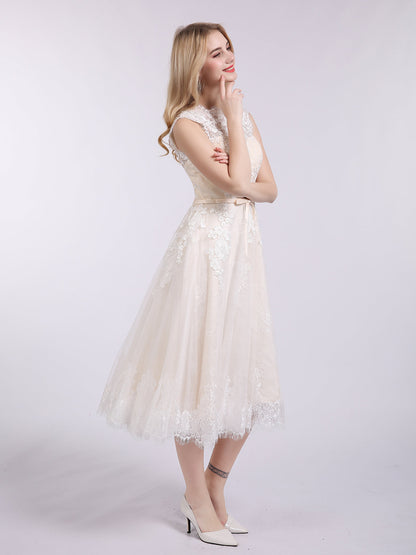 Vestido de Novia Corto con Encaje y Lazo en Champagne