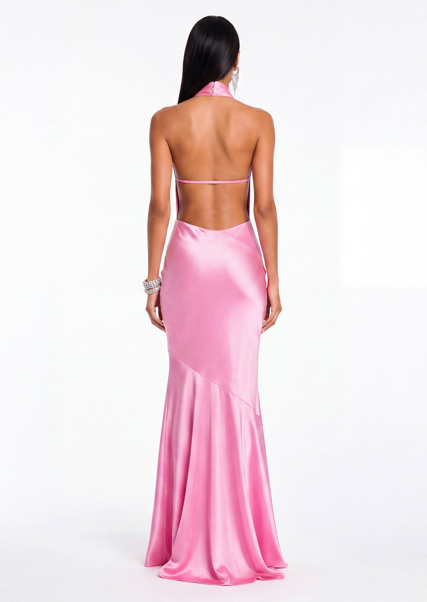 Maxi Vestido de Satén Rosa con Cuello Halter Kyra