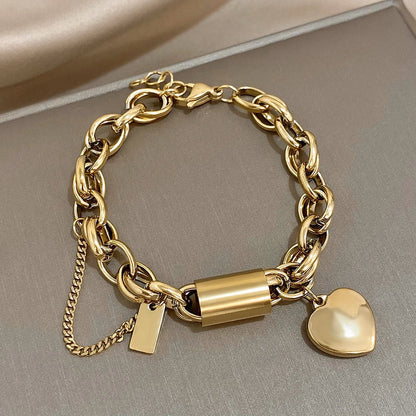 Valerie | Pulsera Chic con Diseño de Corazón