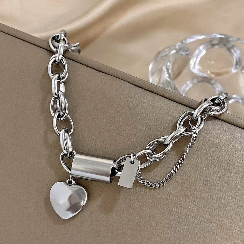 Valerie | Pulsera Chic con Diseño de Corazón
