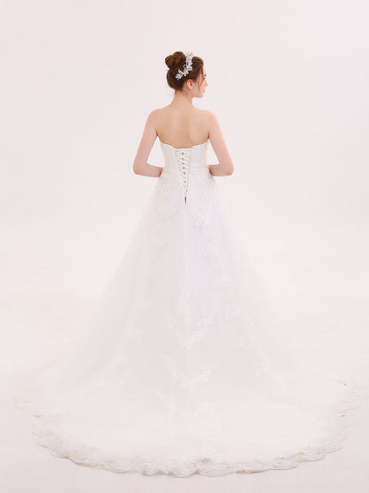 Vestido de Novia Strapless con Escote Corazón en Color Marfil