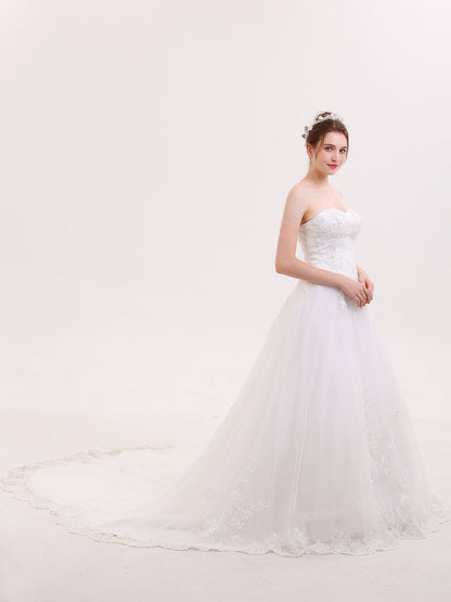 Vestido de Novia Strapless con Escote Corazón en Color Marfil