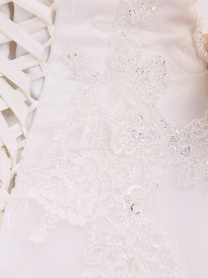 Vestido de Novia Strapless con Escote Corazón en Color Marfil