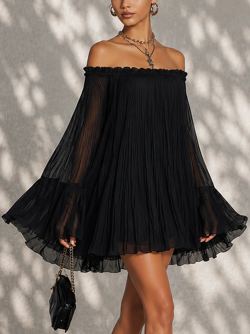 Océane | Mini Vestido Negro con Mangas de Campana y Hombros Descubiertos Fruncidos