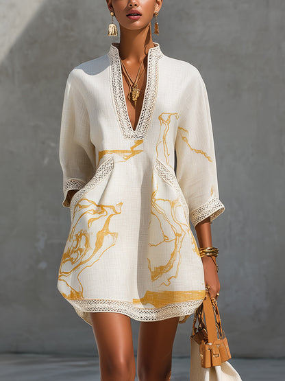 Aliénor | Mini Vestido de Encaje de Croché Marfil con Detalles Dorados y Escote en V