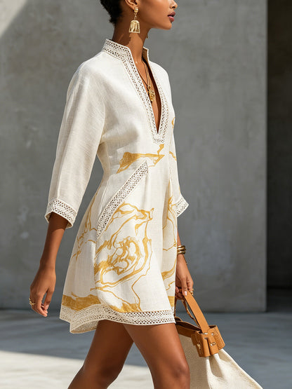 Aliénor | Mini Vestido de Encaje de Croché Marfil con Detalles Dorados y Escote en V