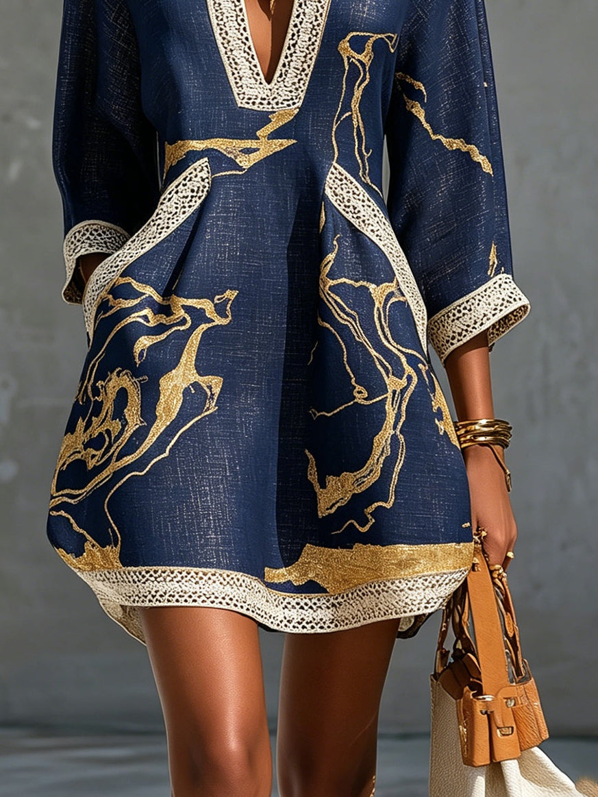 Cosette | Vestido Mini de Encaje Azul Marino con Detalles Dorados y Escote en V