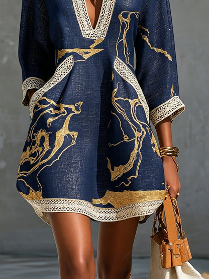 Cosette | Vestido Mini de Encaje Azul Marino con Detalles Dorados y Escote en V