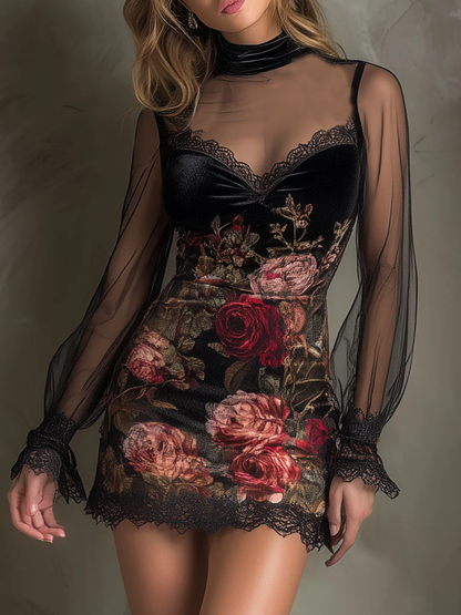 Mini Vestido con Estampado de Rosas y Detalles de Encaje