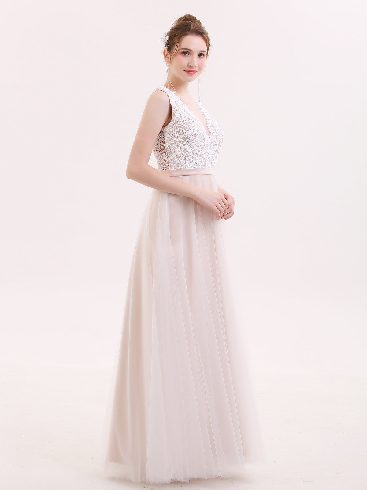 Vestido Largo Champagne con Escote en V y Corsé de Encaje con Falda de Tul