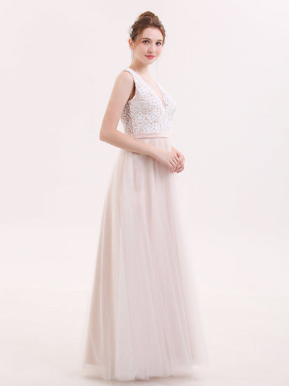Vestido Largo Champagne con Escote en V y Corsé de Encaje con Falda de Tul