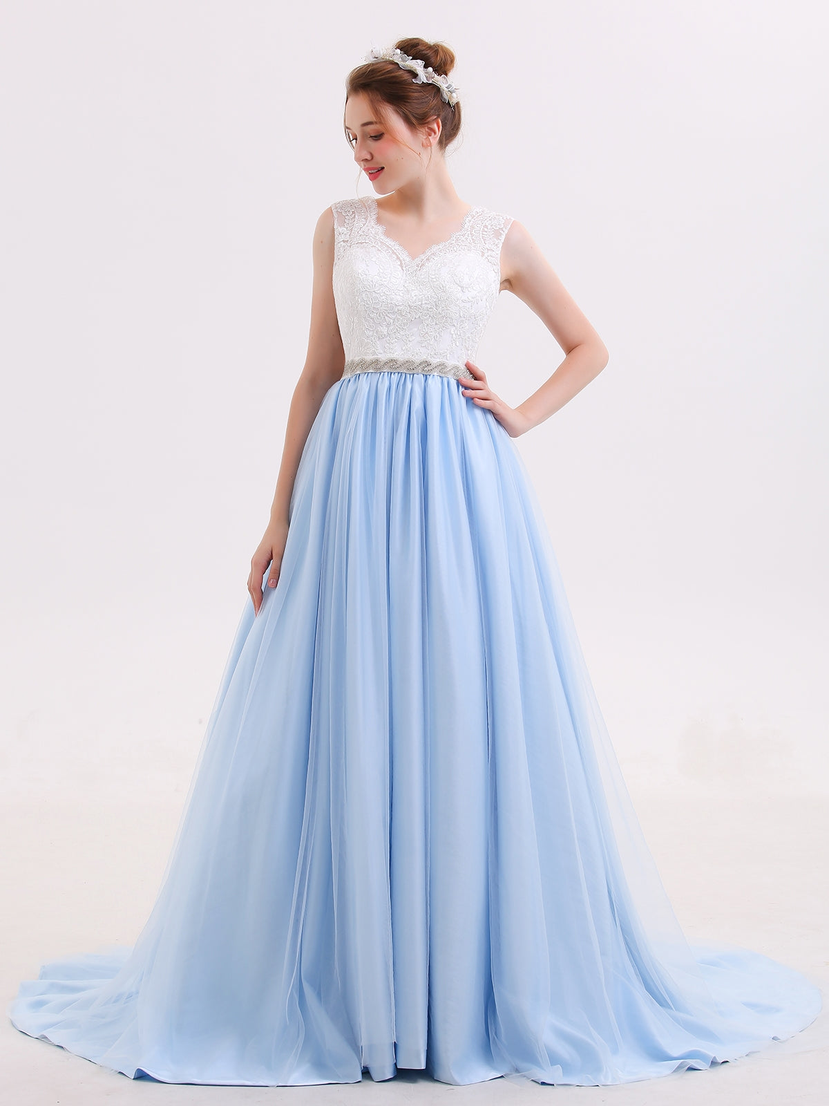Vestido de Novia con Corsé de Encaje y Falda de Tul en Azul Cielo