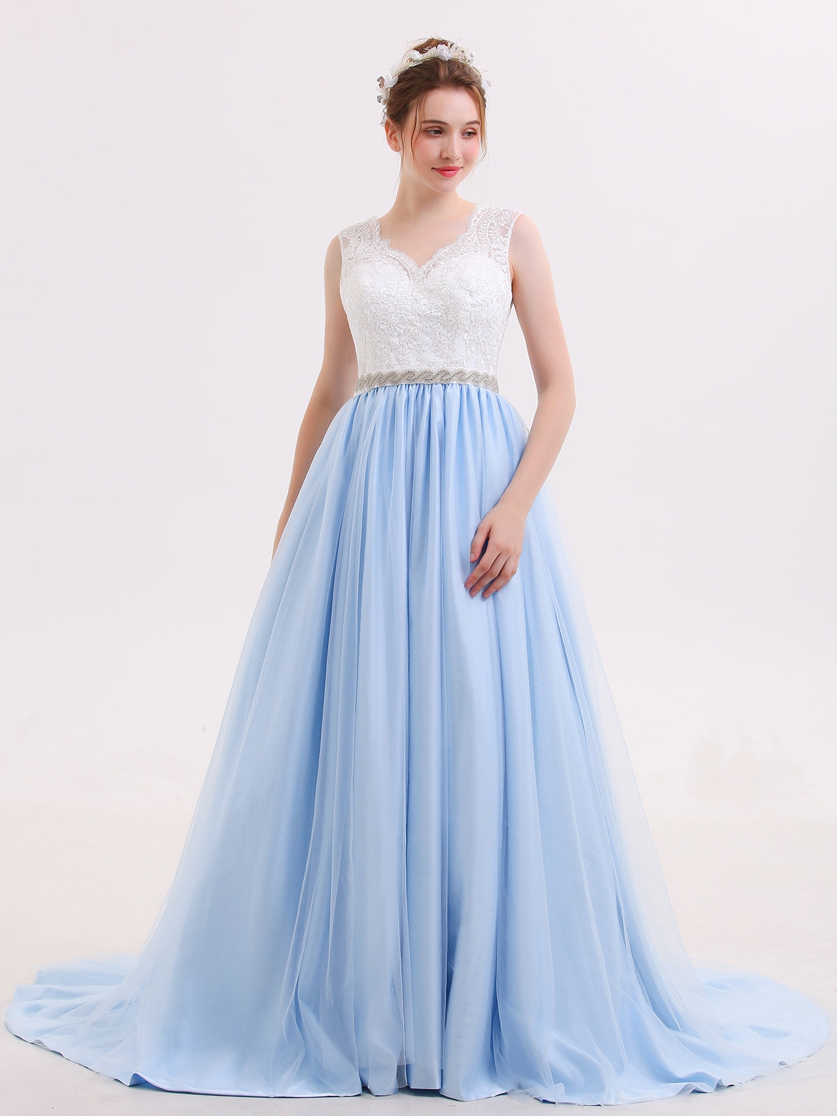 Vestido de Novia con Corsé de Encaje y Falda de Tul en Azul Cielo