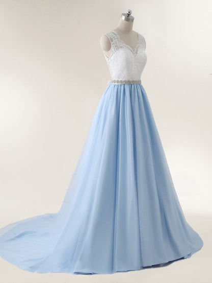 Vestido de Novia con Corsé de Encaje y Falda de Tul en Azul Cielo