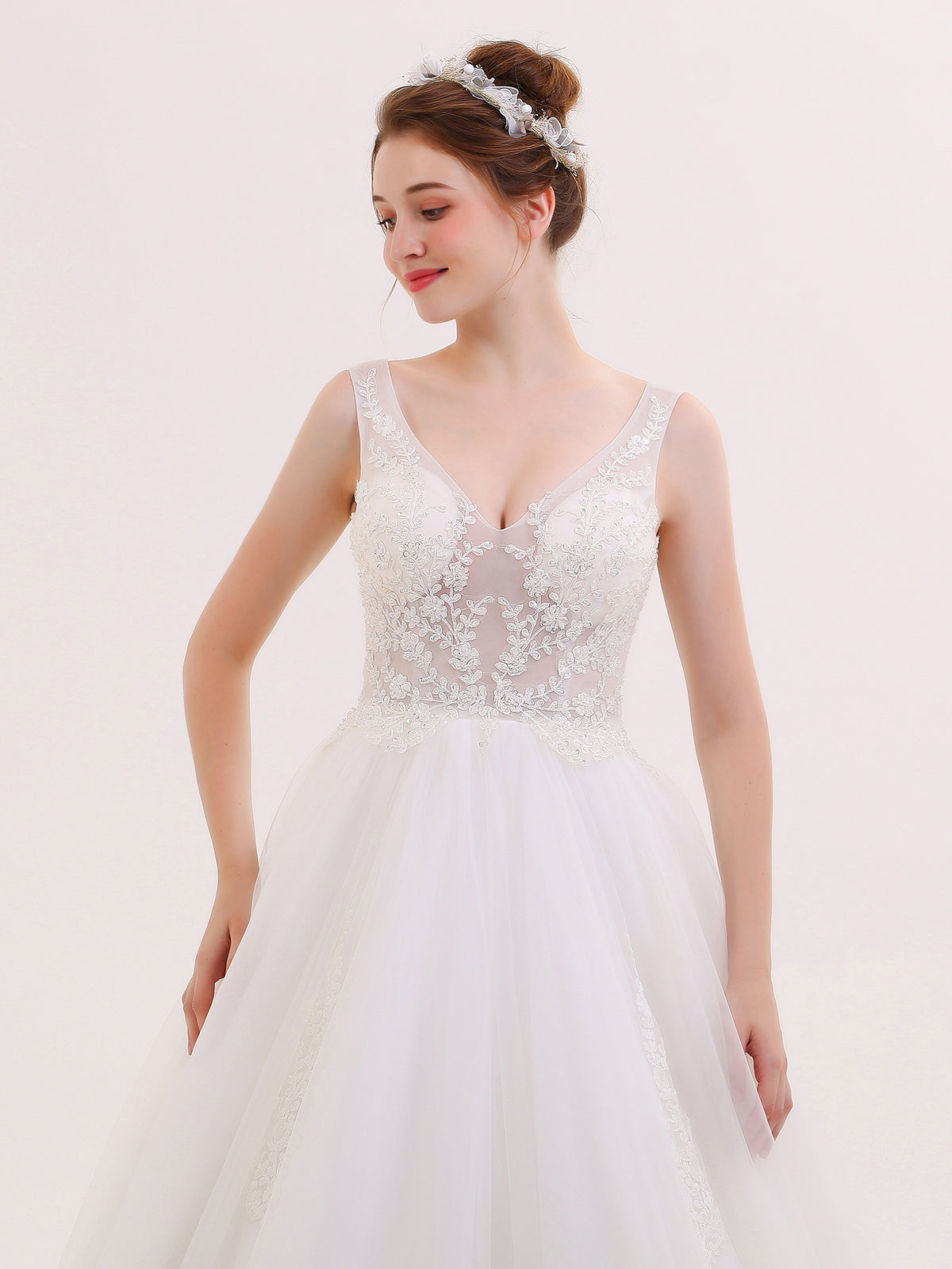 Vestido de Novia Marfil con Escote en V Transparente y Perlado